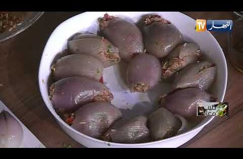 وصفات اليوم..خبز تركي  🍞🍞 دولمة  البصل باللحم المفروم